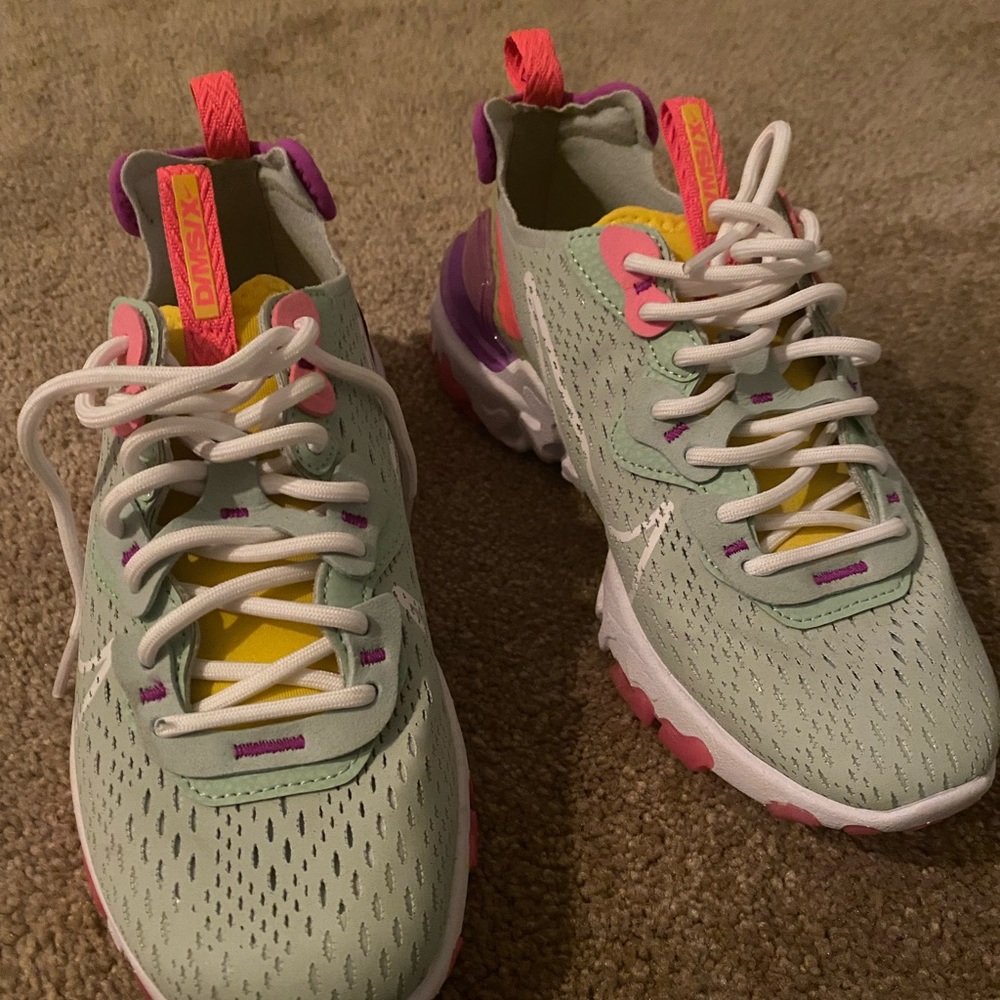 Nike dmsx react vision sneakers.